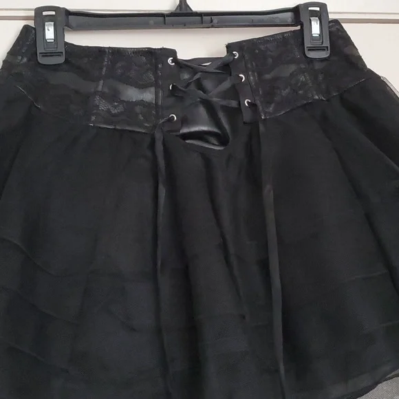 Hot Topic's Black Faux Leather & Lace Tutu - Picture 3 of 14